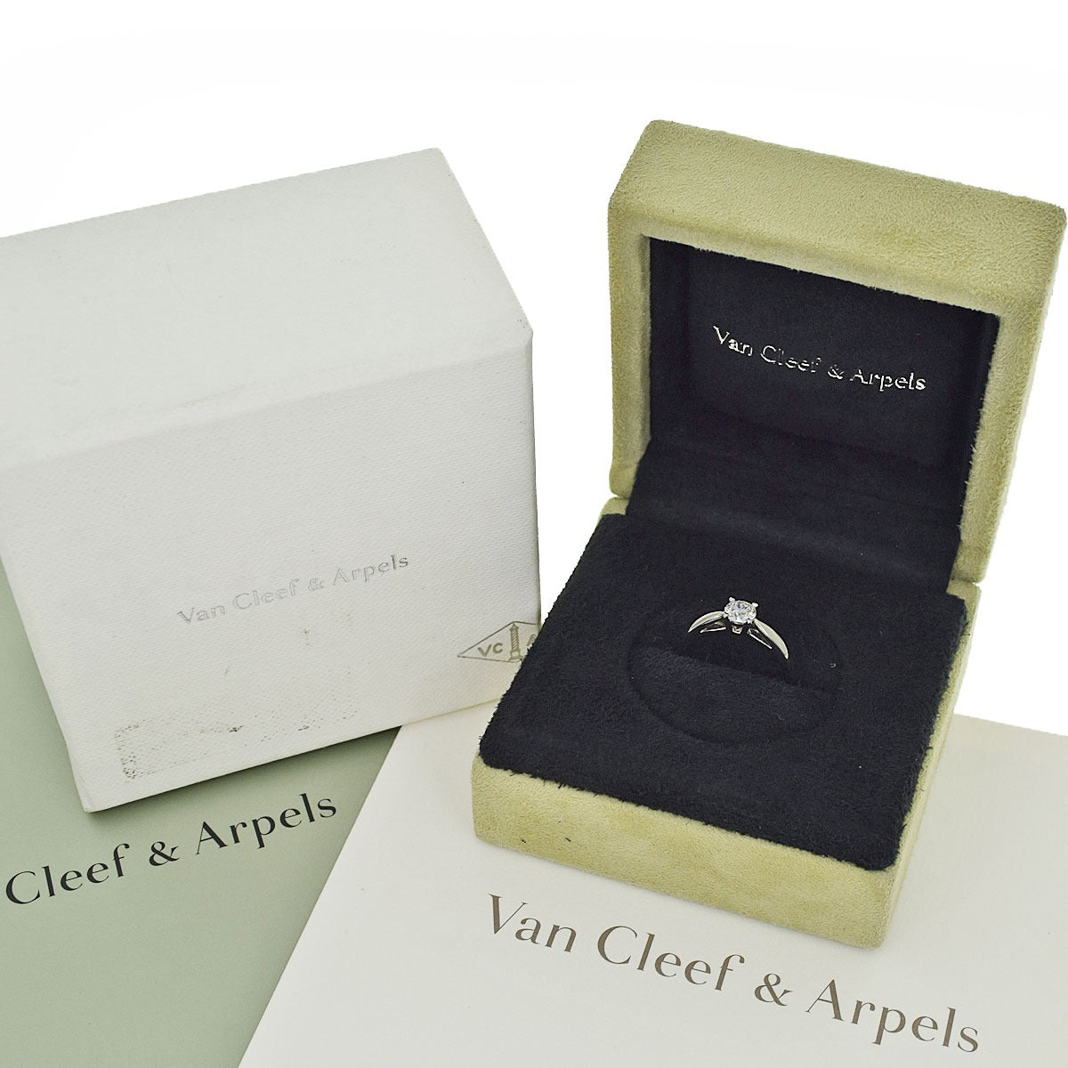 Van Cleef&Arpels Bonheur Solitaire Ring
